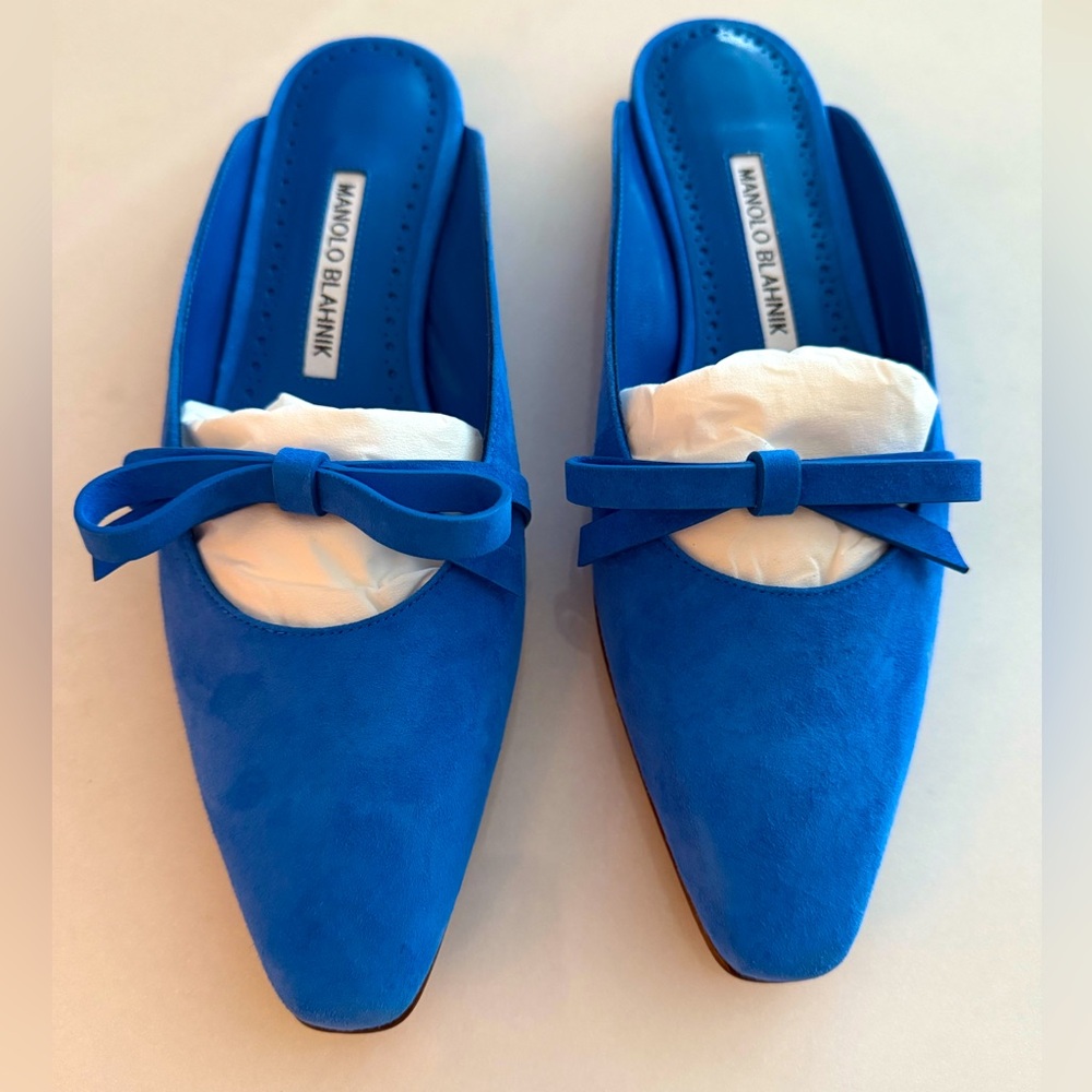 NEVER WORN Manolo Blahnik Primaba Suede Mules 
Size 38.5